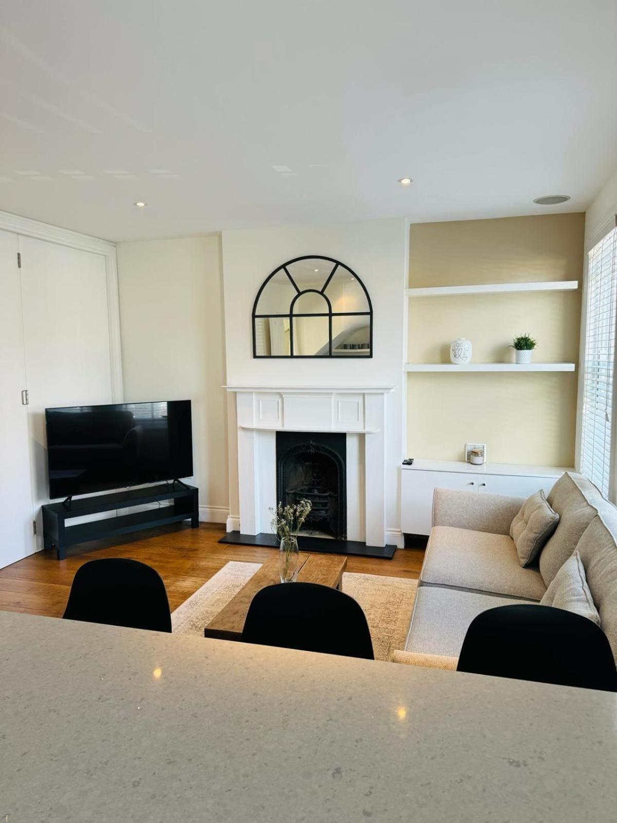 דירות לונדון Stunning Flat In Chiswick מראה חיצוני תמונה