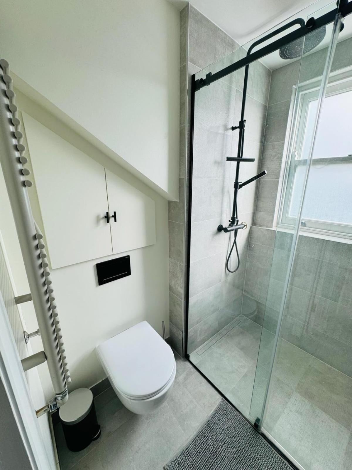 דירות לונדון Stunning Flat In Chiswick מראה חיצוני תמונה