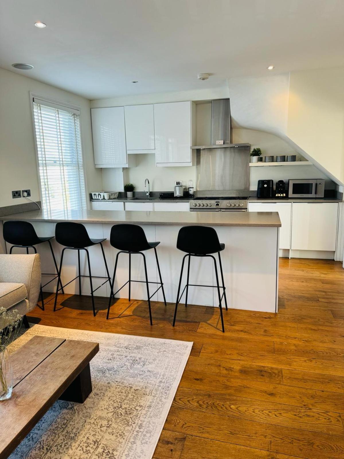 דירות לונדון Stunning Flat In Chiswick מראה חיצוני תמונה